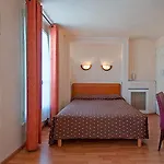 Saint Quentin Hotel
