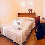 Saint Quentin Hotel 2*